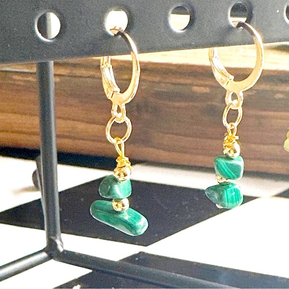 Alquimia Gold and Green Earrings - Picture 2 of 8